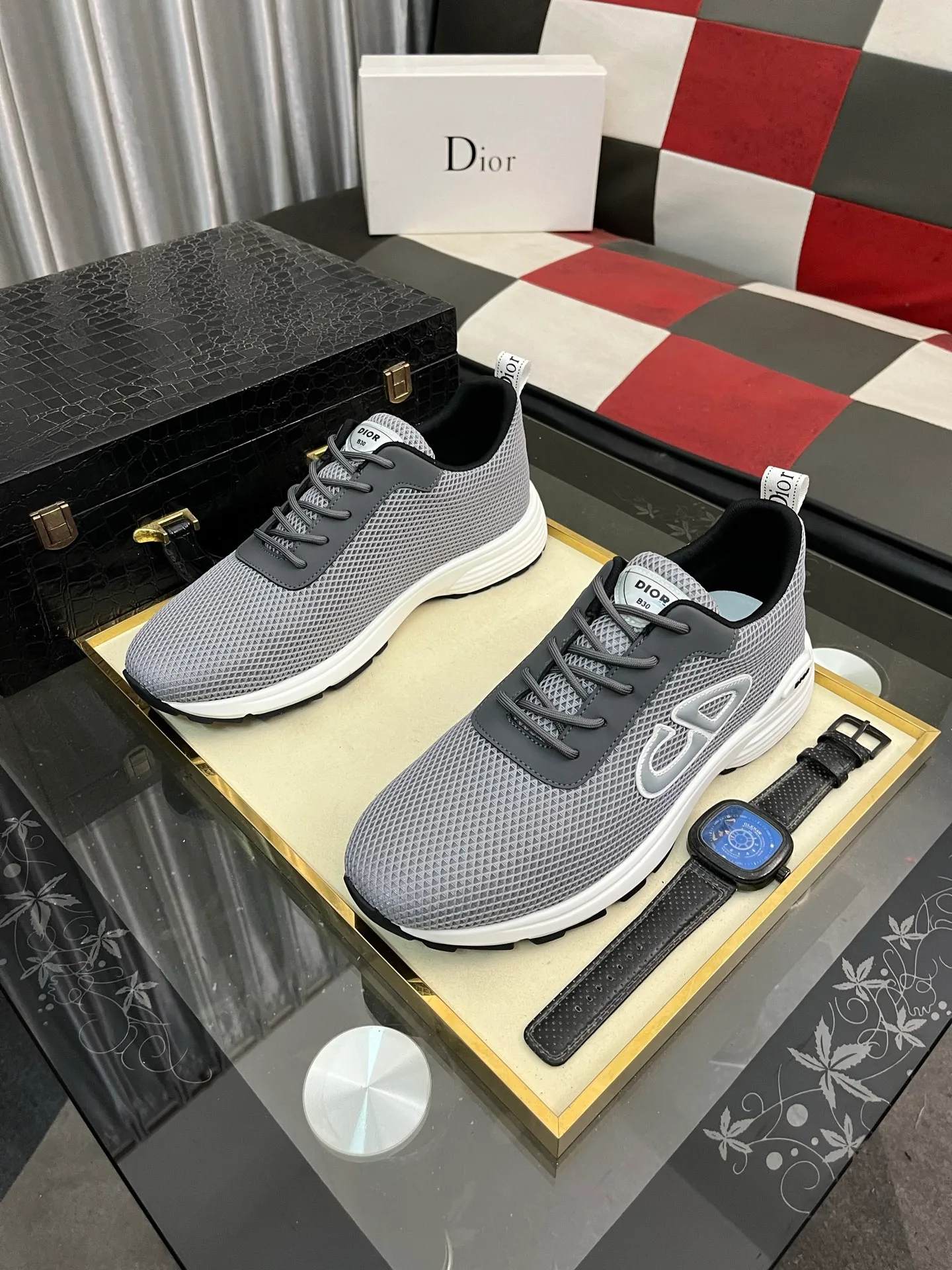 Men's Men's Shoes 💰440⌚️⌚️[Dior] Dior's new casual men's shoes are launched in Hong Kong counters. Official website 1:1 production. Original Italian materials. Designed by European and American masters. Perfect shape to create counter quality. Solid color rubber wear-resistant outsole and classic dazzling head! Super versatile and very comfortable. High-end without losing taste, fashionable and novel! ! Absolute focus! Code number: 38-444️⃣Colors available